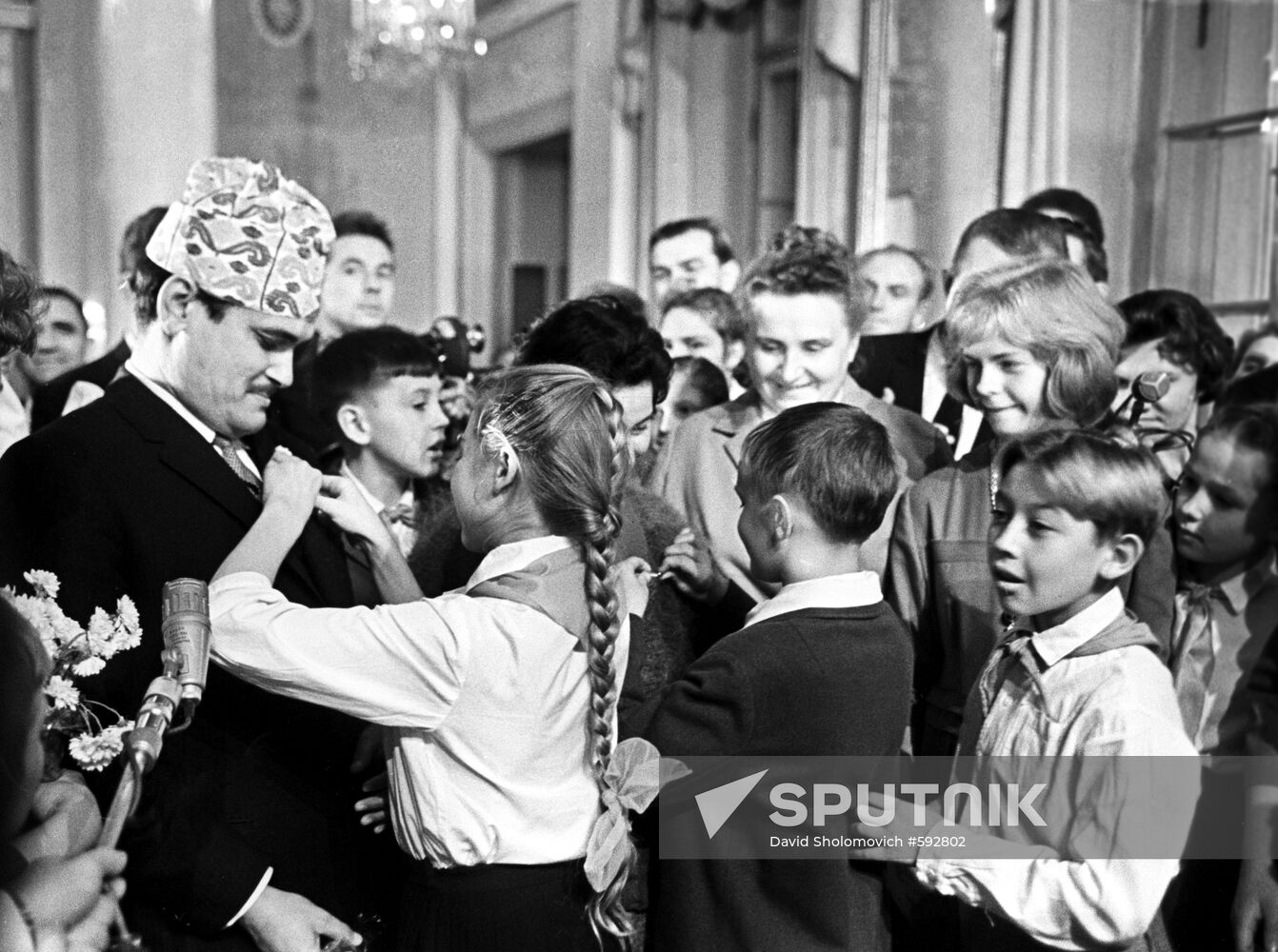 Tulsi Giri meeting with school students