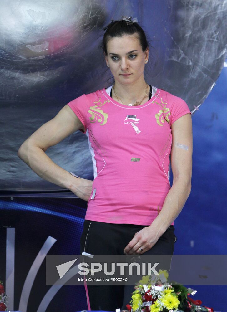 Yelena Isinbayeva wins international tournament in Donetsk