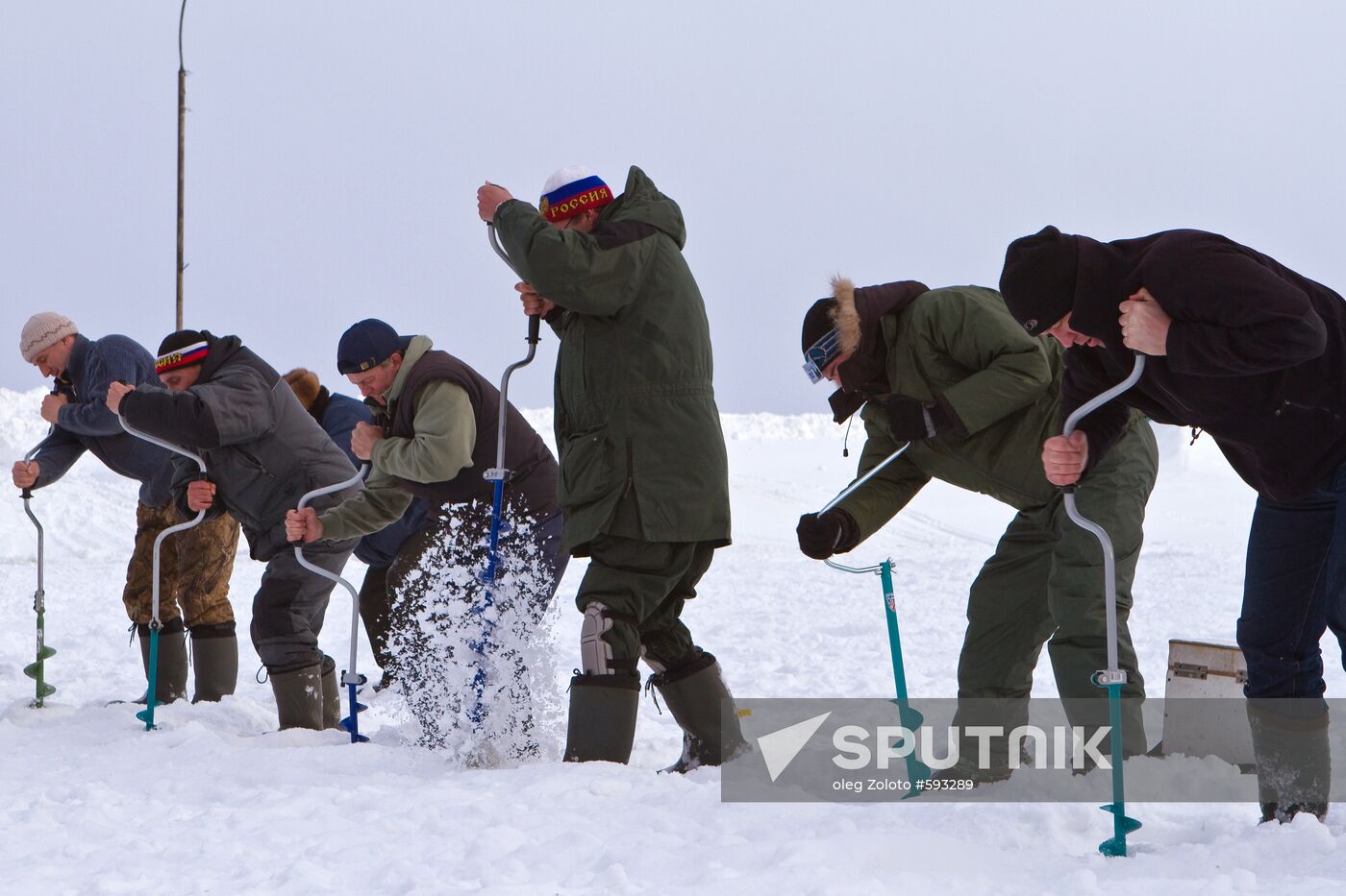 Ice hole drilling competition