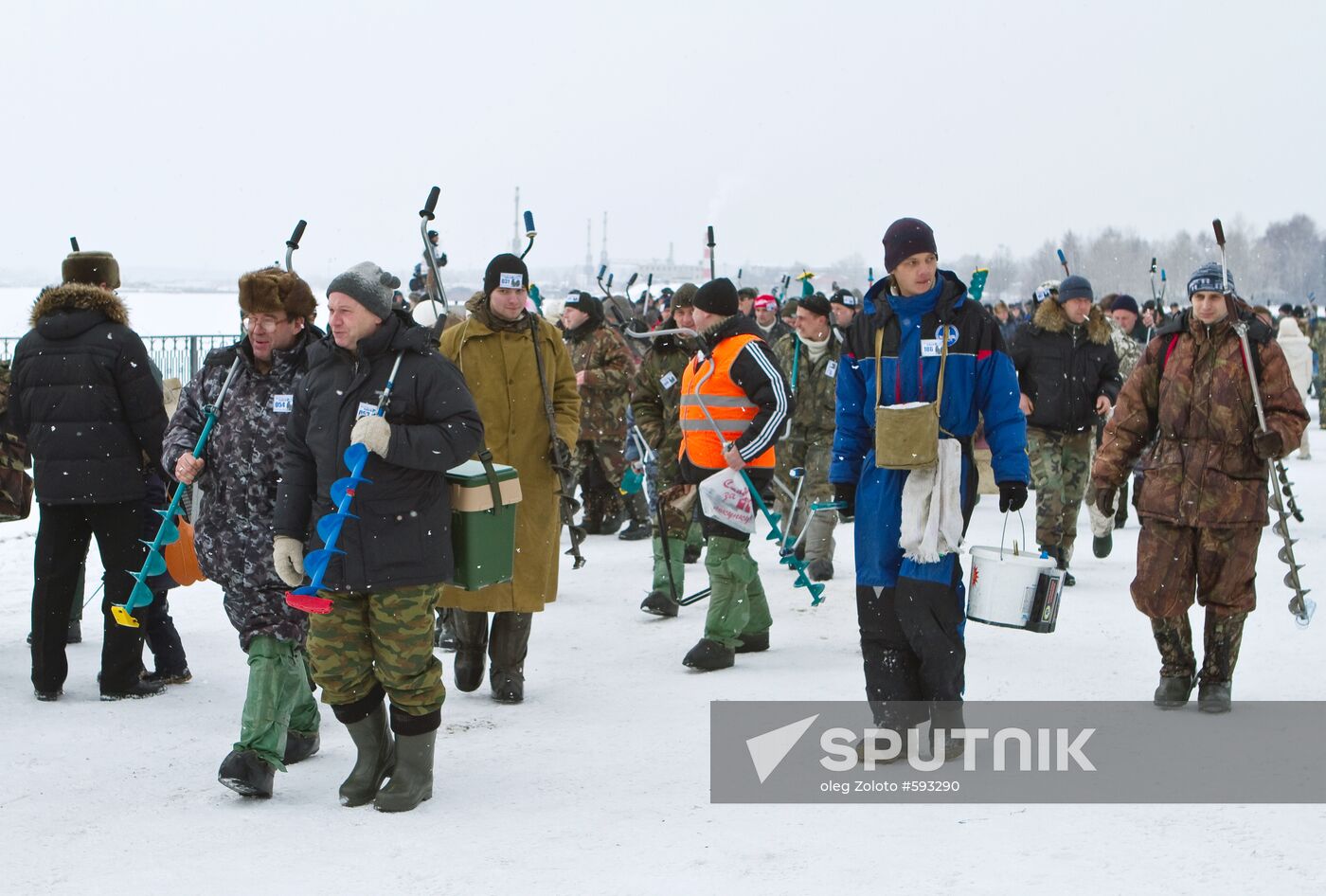 Participants of "Chkalovskaya Rybalka 2010" fishery festival