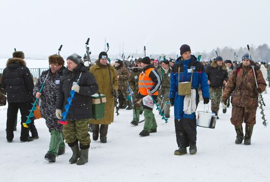 Participants of "Chkalovskaya Rybalka 2010" fishery festival