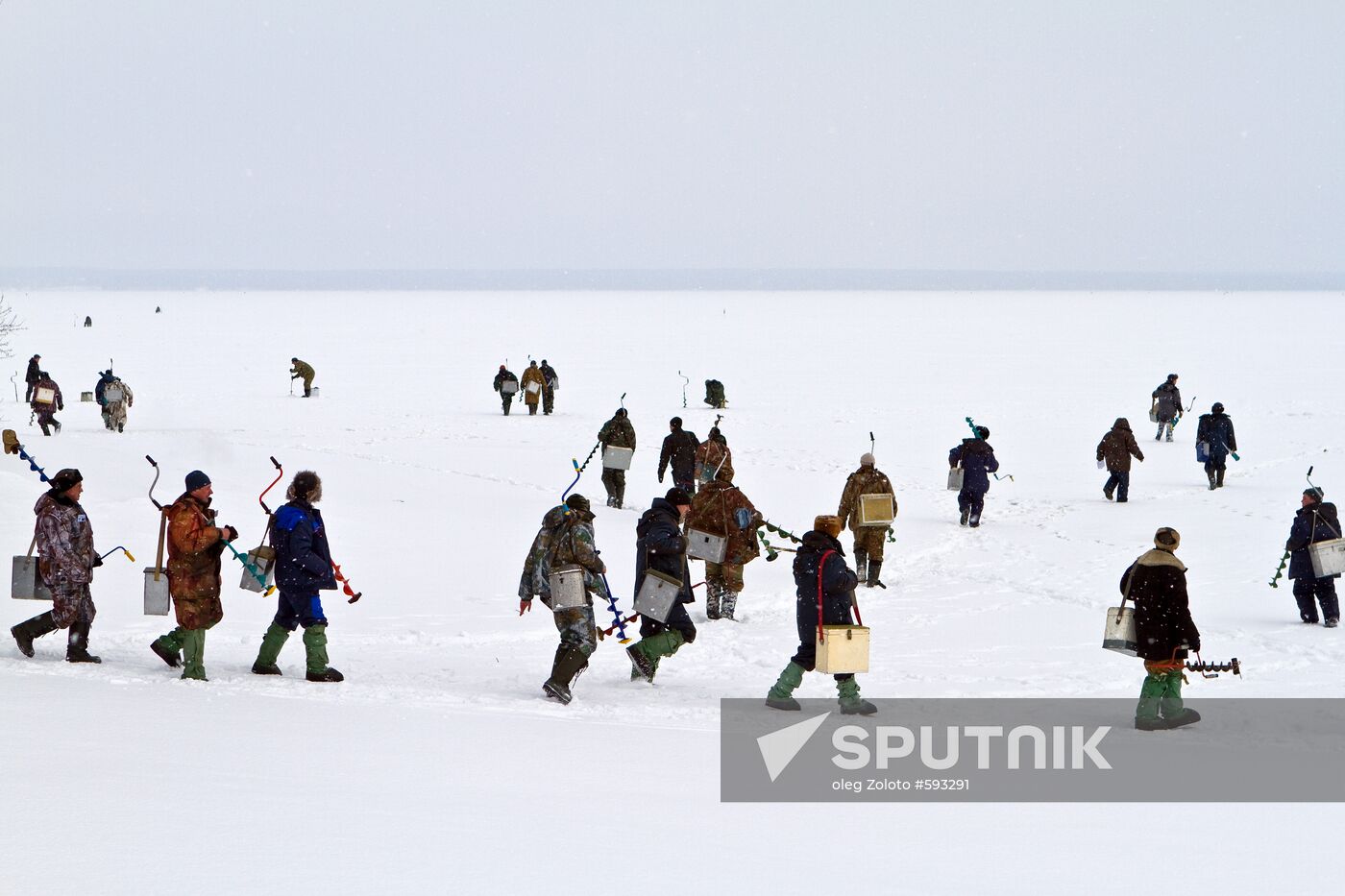 Participants of "Chkalovskaya Rybalka 2010" fishery festival