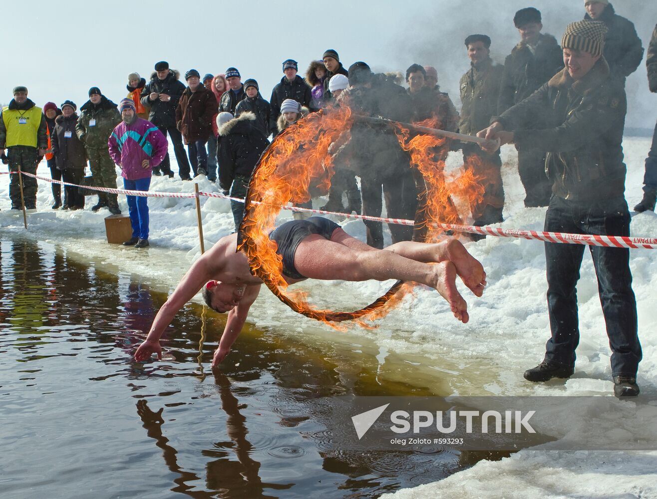 Demonstrative ice swimming