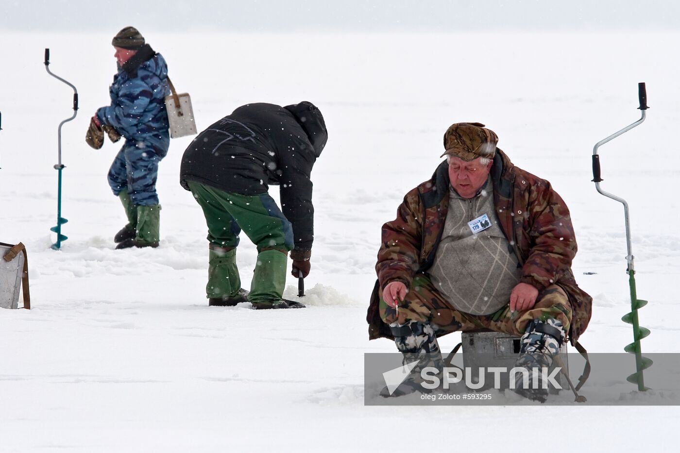 Ice fishery fans