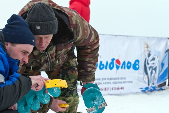 Participants of the "Chkalovskaya Rybalka 2010" fishery festival