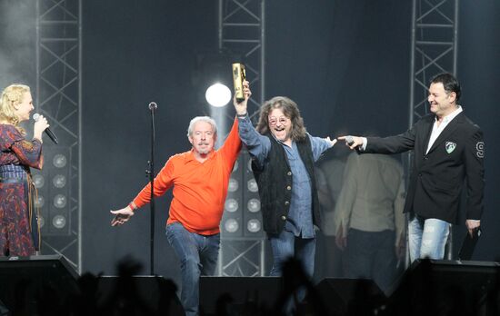 Andrei Makarevich and Alexander Kutikov