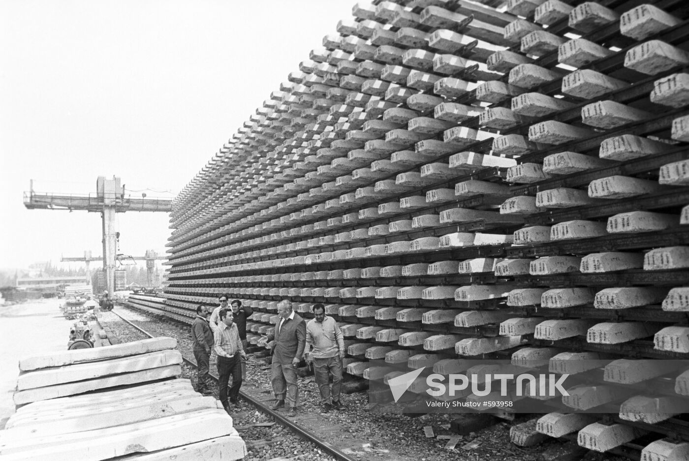 Structures for railroads