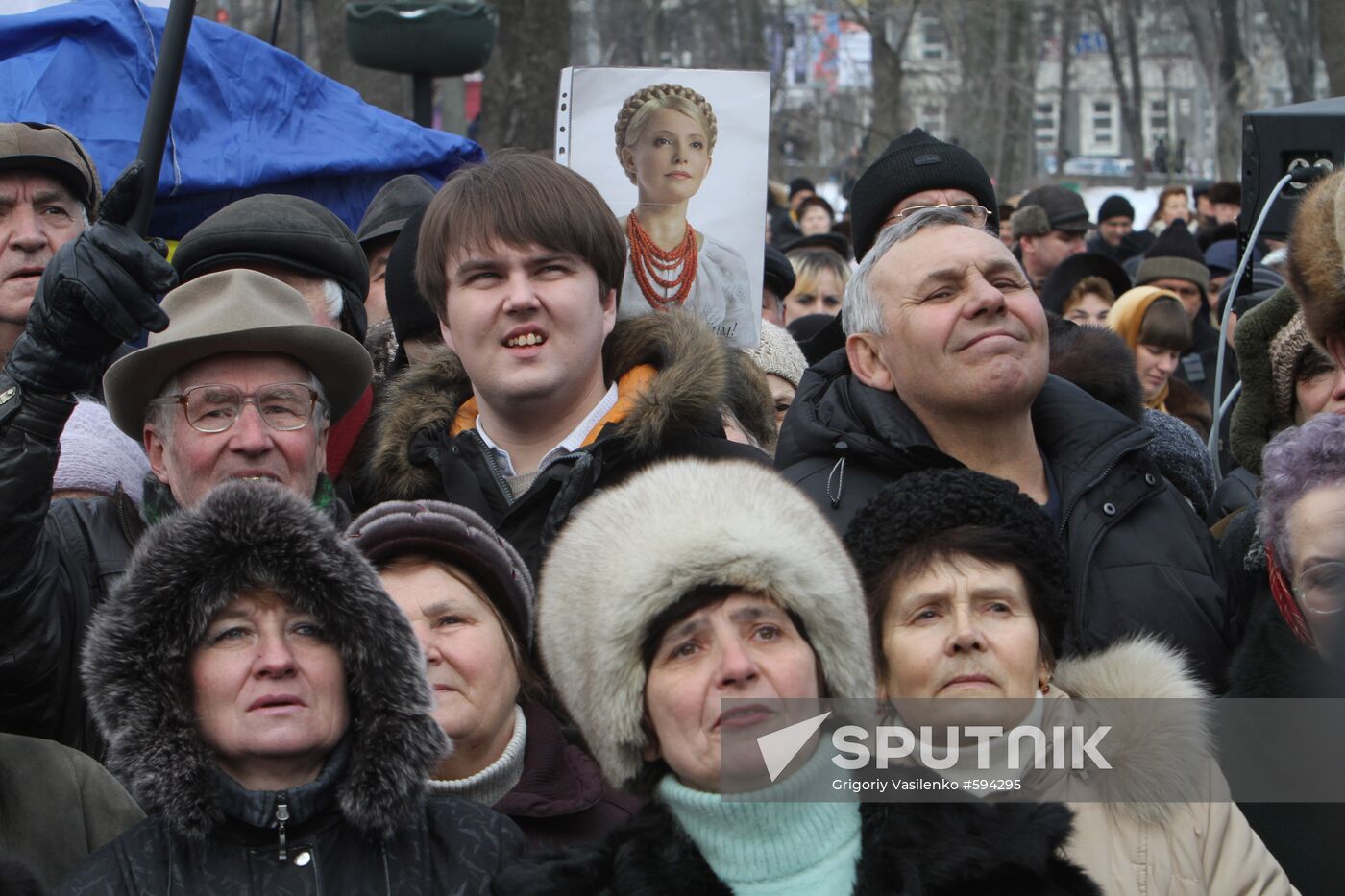 People's Democratic forces rally in Kiev