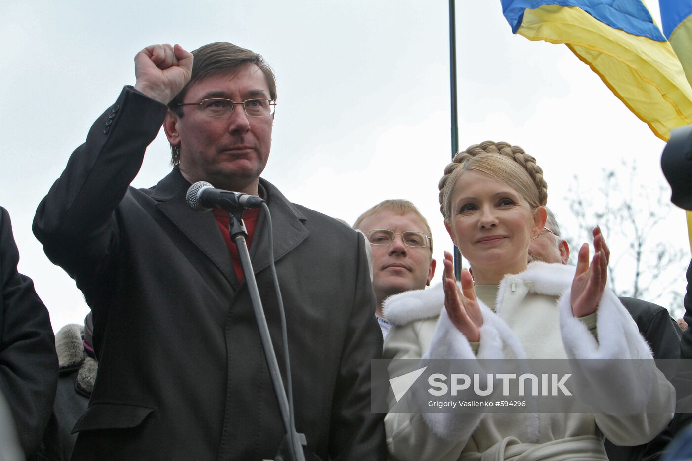 People's Democratic forces rally in Kiev