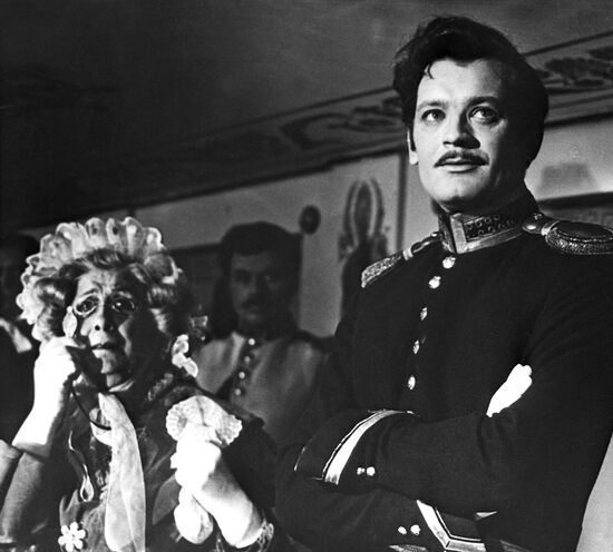 Scene from movie The Green Carriage