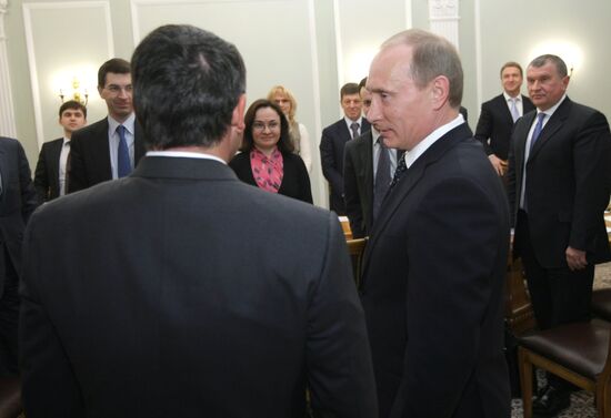 Vladimir Putin meets with King Abdullah II of Jordan