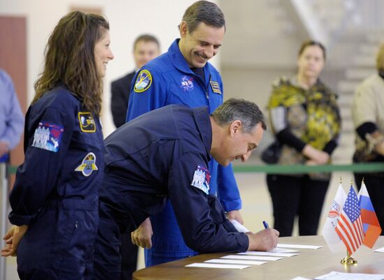 Mikhail Kornienko, Alexander Skvortsov, Tracy Caldwell Dyson