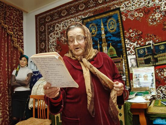 Sakinat Khanapiyeva, the strongest granny in the world