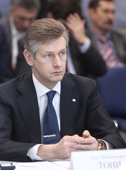 Oleg Toni