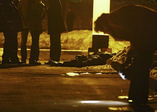 Police officer gunned down, another wounded in west Moscow