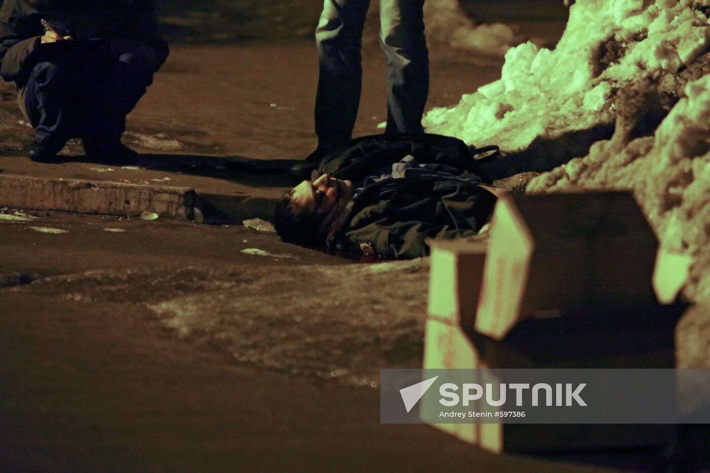 Police officer gunned down, another wounded in west Moscow