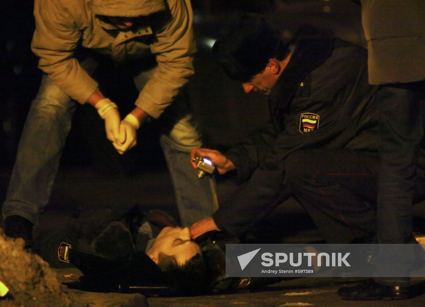 Police officer gunned down, another wounded in west Moscow