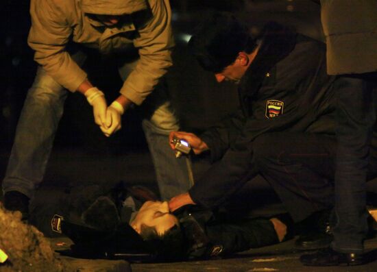 Police officer gunned down, another wounded in west Moscow