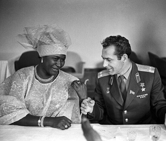 Spaceman German Titov and guest from Sierra Leone