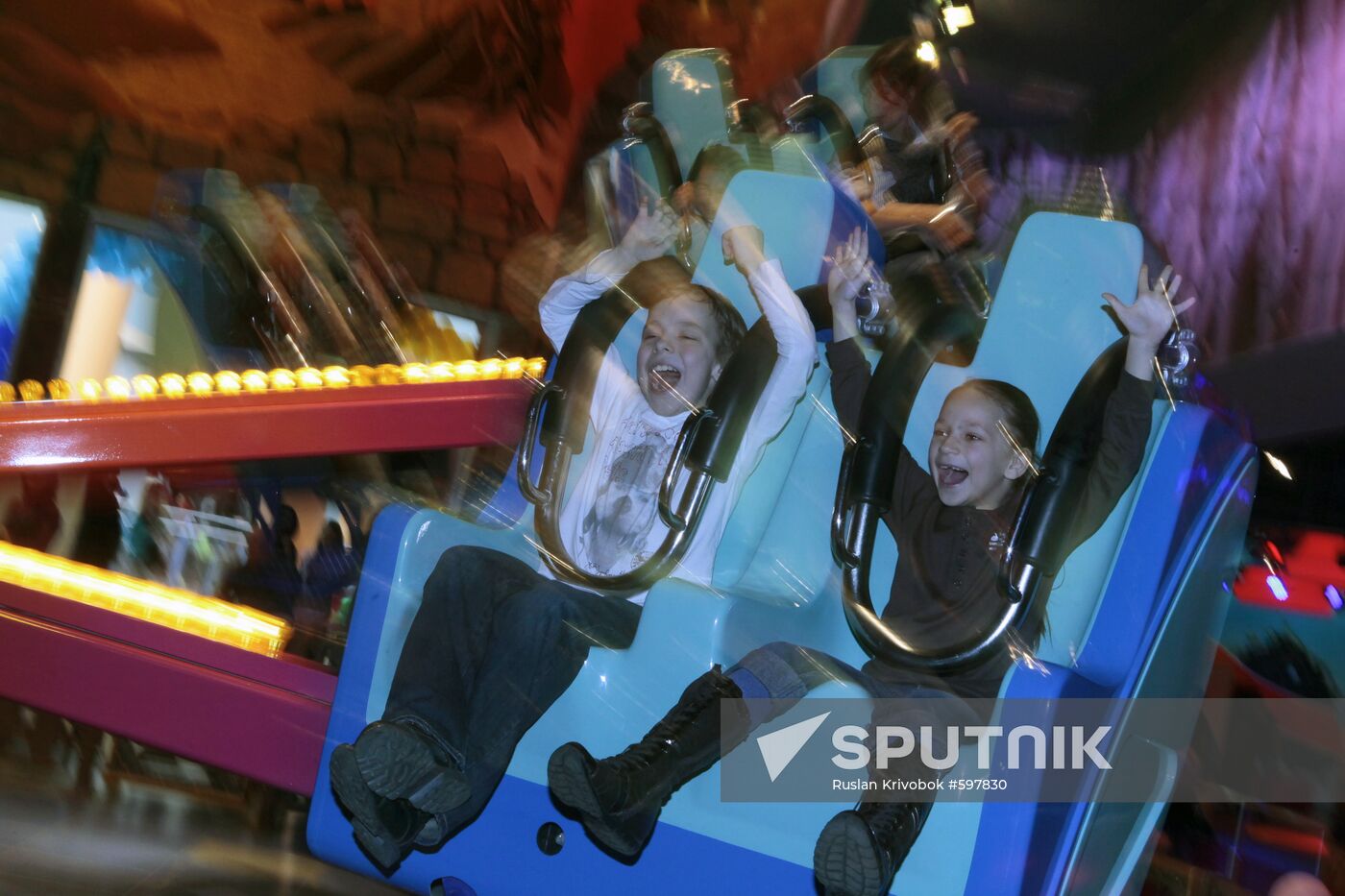 Happylon indoor amusement park opens in Moscow