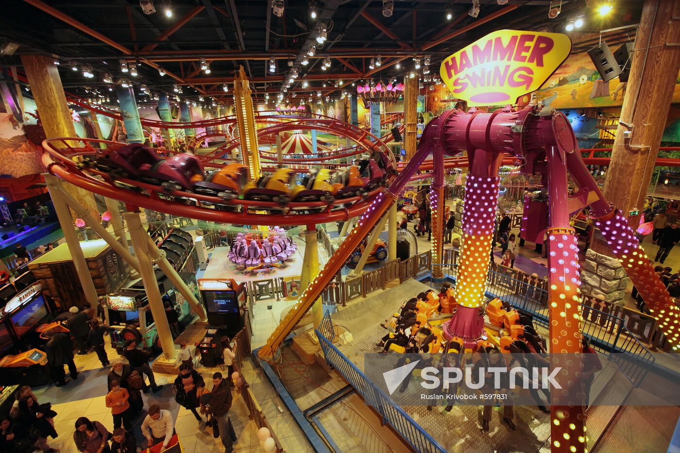 Happylon indoor amusement park opens in Moscow