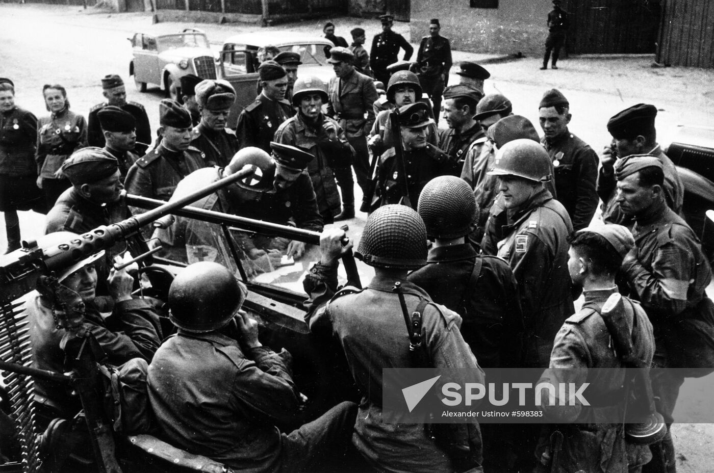 Link-up on the Elbe River