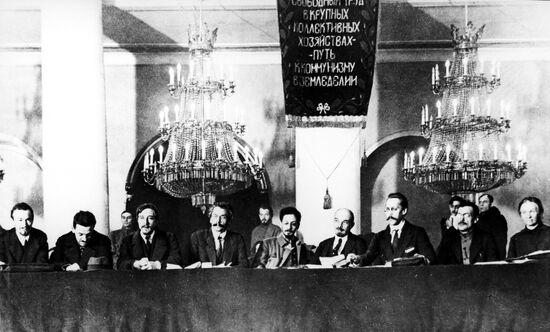 Vladimir Lenin and Yakov Sverdlov