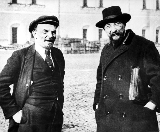 Vladimir Lenin and Vladimir Bonch-Bruyevich
