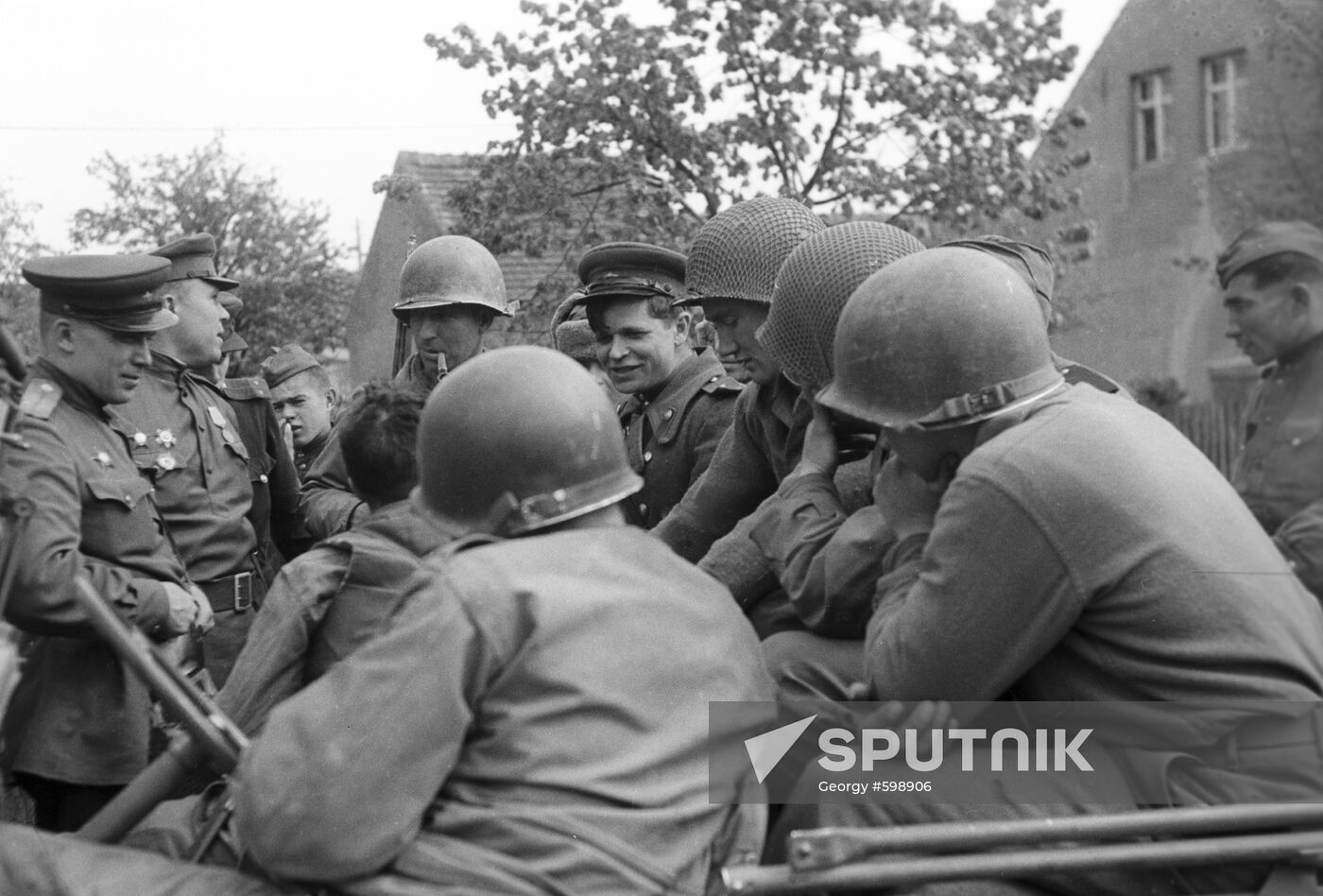 Soviet and US forces link up on the Elbe River