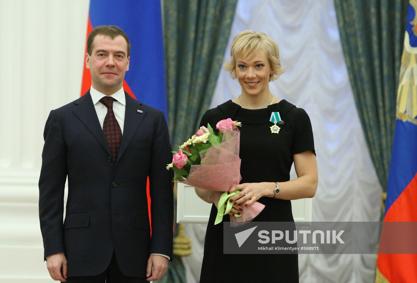 Dmitry Medvedev presents awards to Russian Olympic team