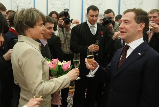 Dmitry Medvedev presents awards to Russian Olympic team