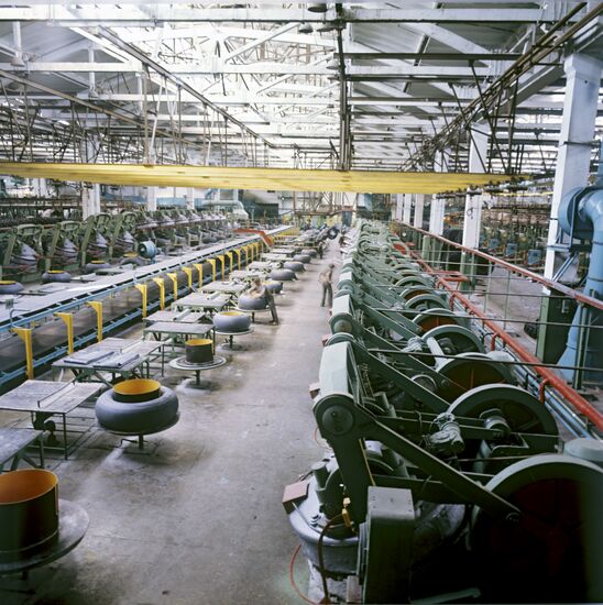 Inner tube production at Dnepropetrovsk tire plant