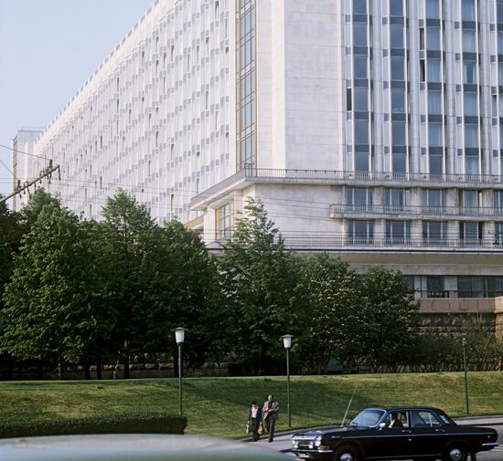 Near Moscow's Rossia hotel