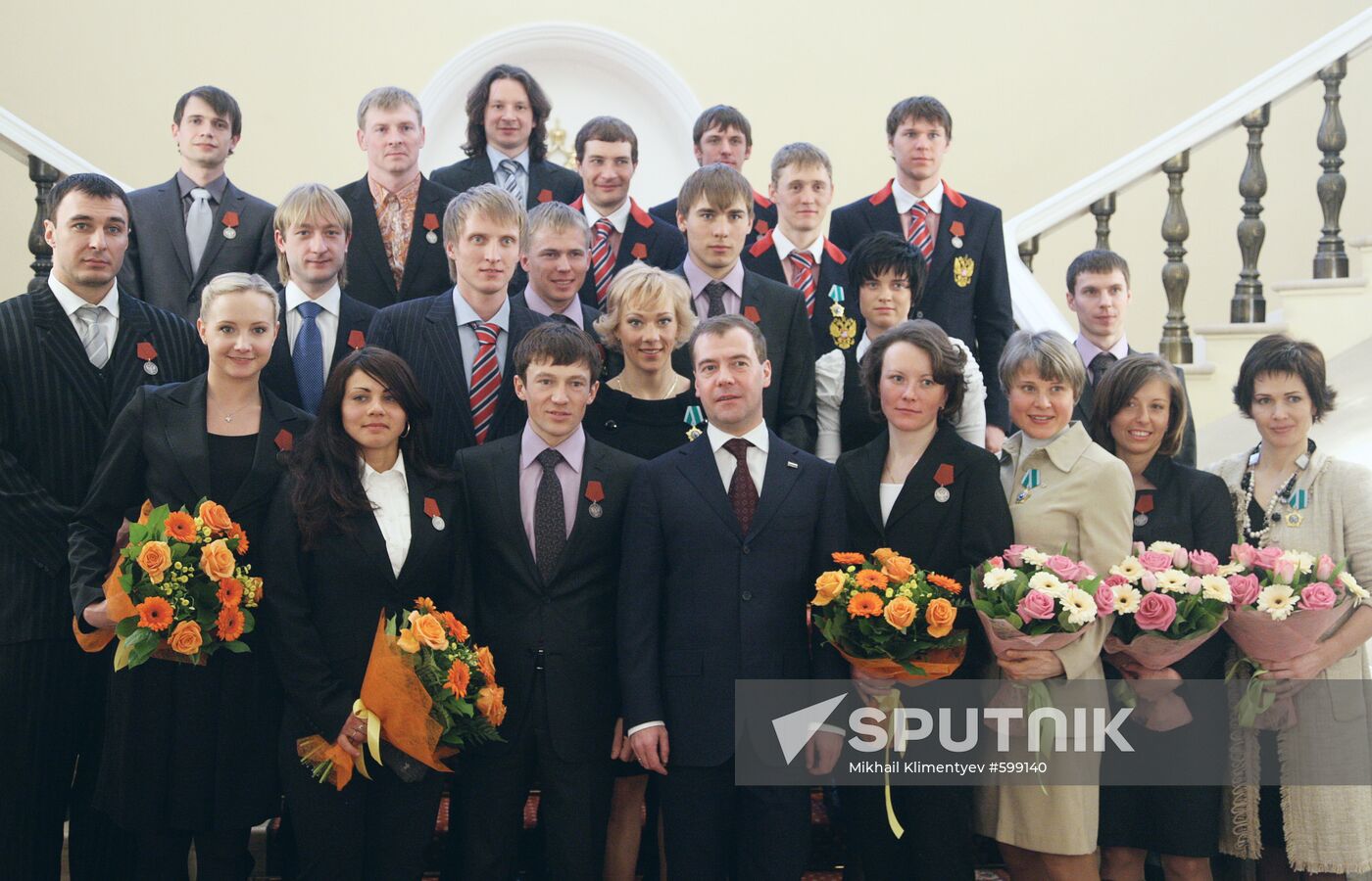 Dmitry Medvedev presents awards to Russian Olympic team