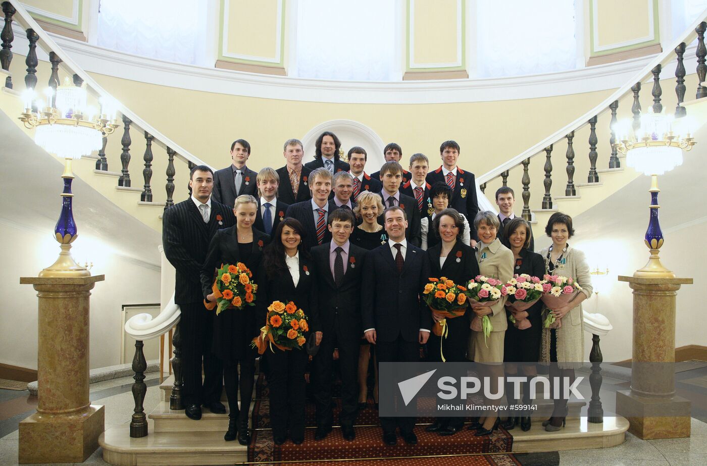 Dmitry Medvedev presents awards to Russian Olympic team