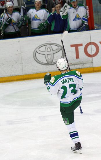 Kontinental Hockey League. Avtomobilist vs. Salavat Yulayev