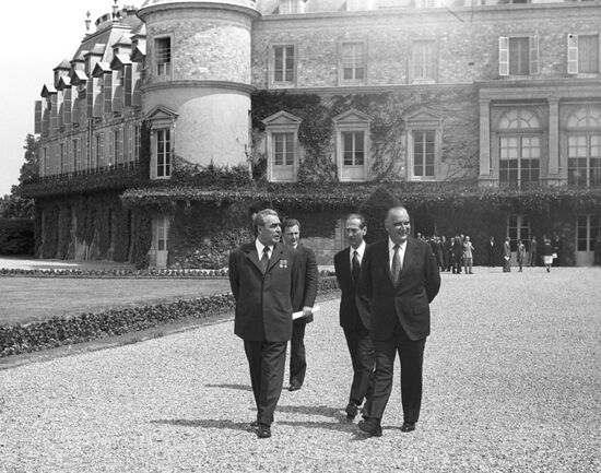 Leonid Brezhnev's visit to France