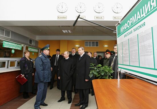Vladimir Putin visits Belarus