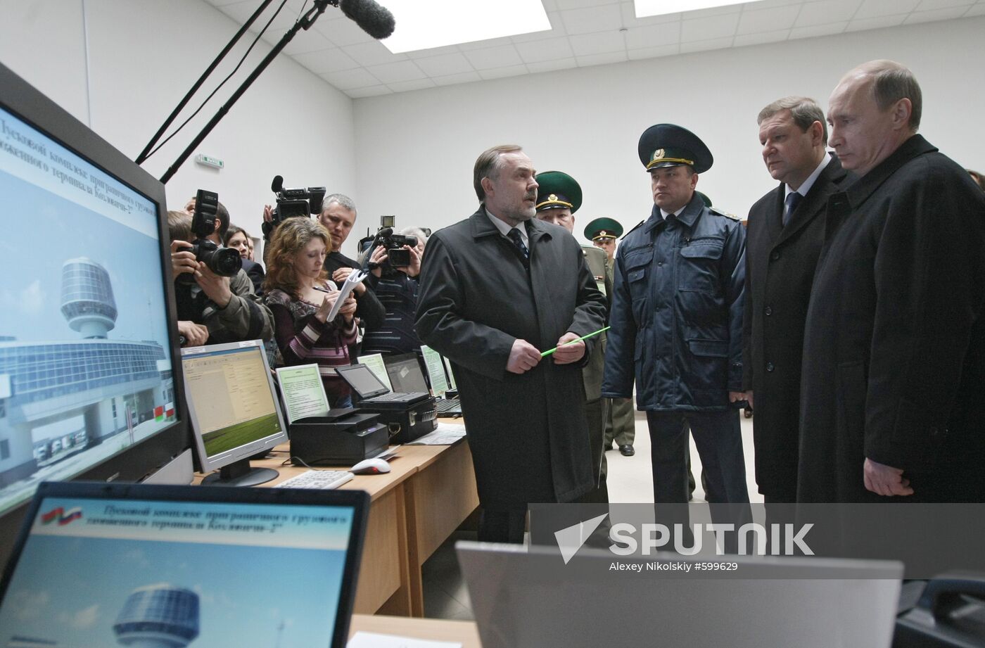 Vladimir Putin visits Belarus