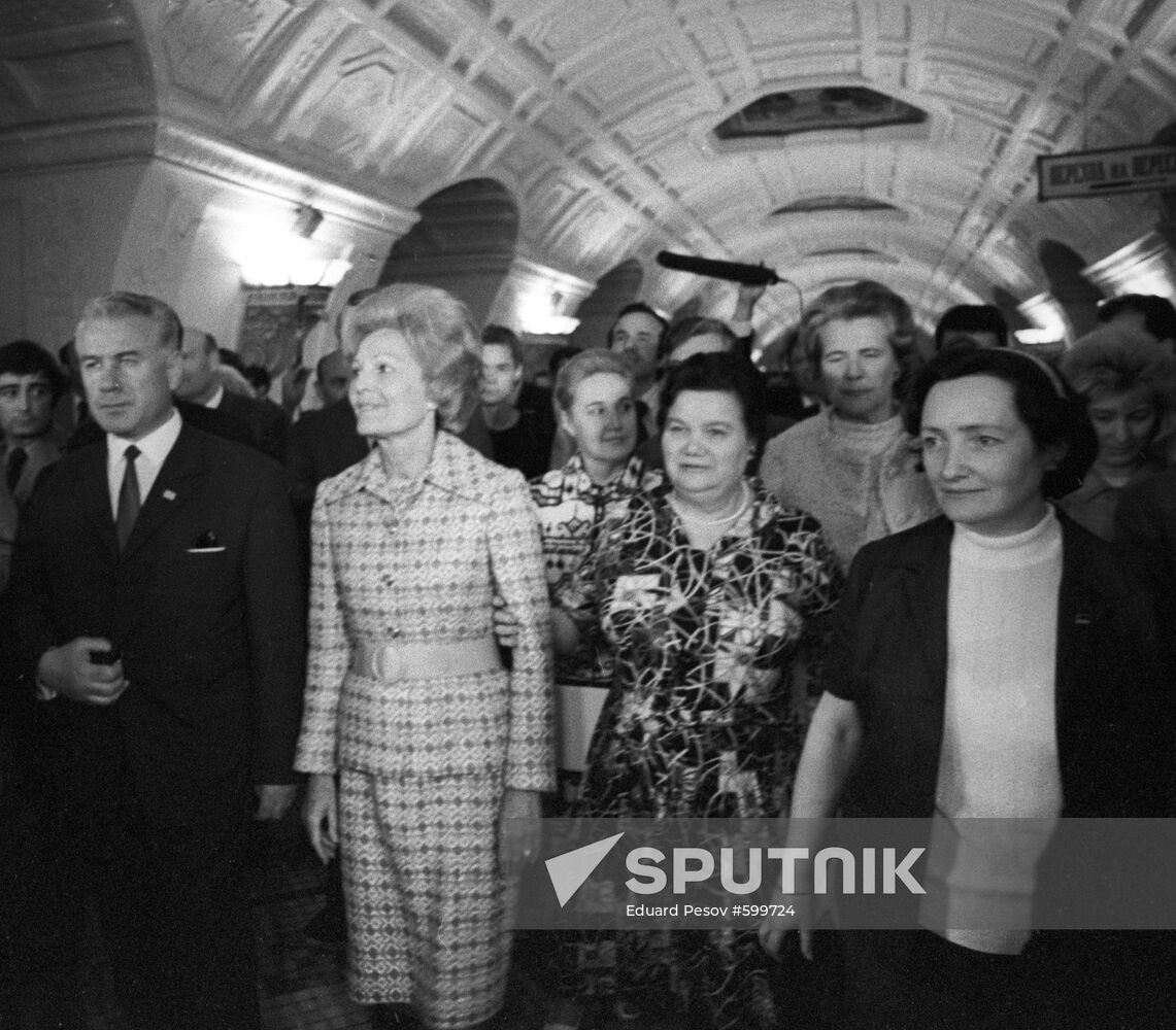 Richard Nixon's wife in Moscow