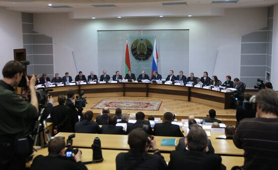 Vladimir Putin visits Republic of Belarus