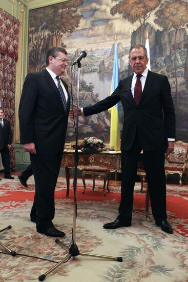 Russian and Ukrainian Foreign Affairs Ministers meet in Moscow