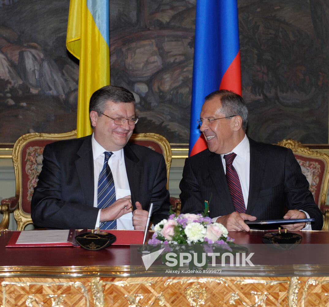Russian and Ukrainian Foreign Affairs Ministers meet in Moscow