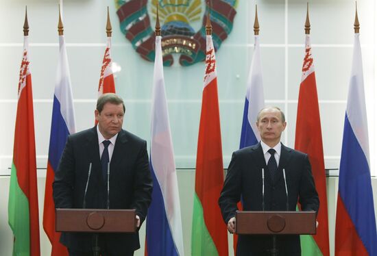 Vladimir Putin visits Republic of Belarus