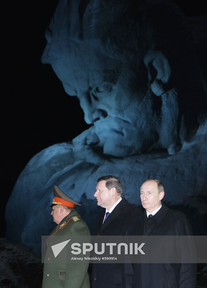 Vladimir Putin visits Belarus