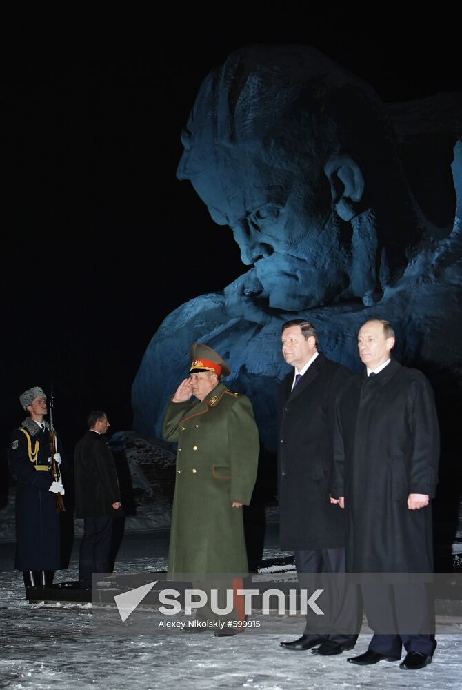 Vladimir Putin visits Republic of Belarus