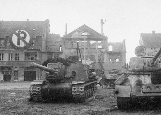 WWII SOVIET GUNS TANKS KOENIGSBERG