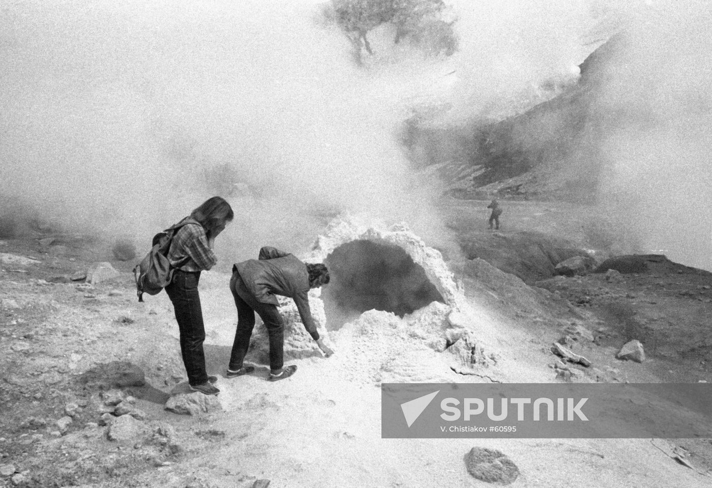 STUDIES VOLCANO MUTNOVSKY