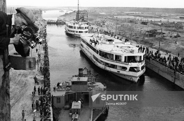 CANAL MOSCOW-VOLGA LOCK SHIP
