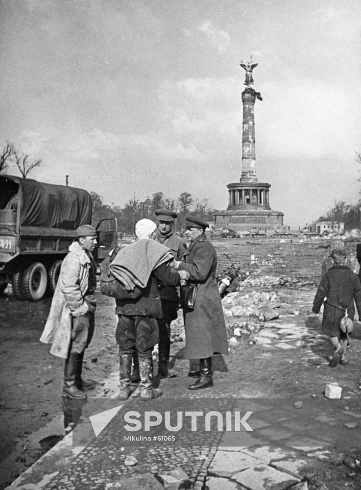 SOLDIERS BERLIN RESIDENT